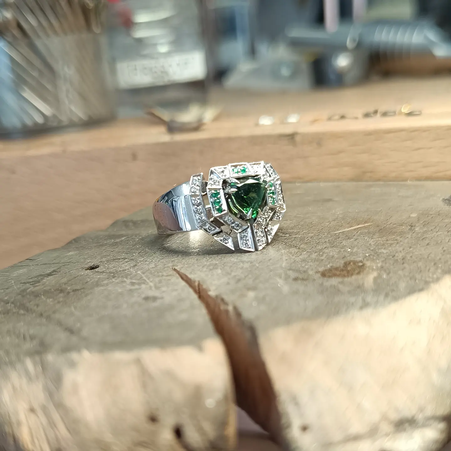 Chevalière verte, vue de détail